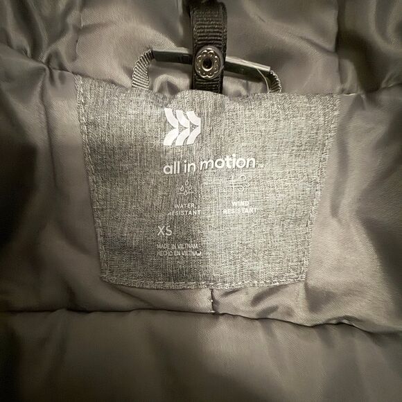 All in Motion Hooded Jacket Gray Boy's Size XS Wind and Water Resistant NWOT - Picture 8 of 9